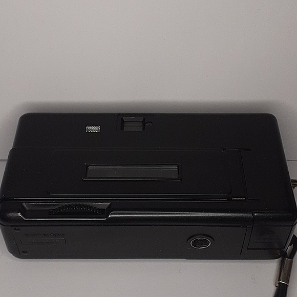 Hanimex 110 film camera Untested - Picture 8 of 10